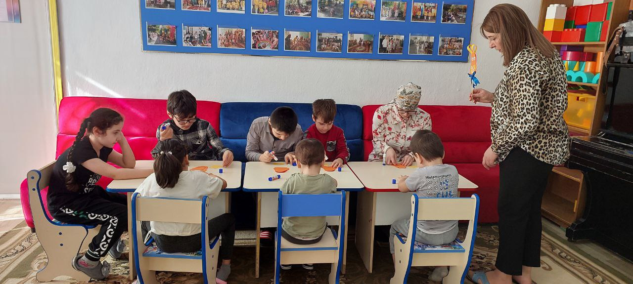 «Объемная аппликация «Зайчик»».