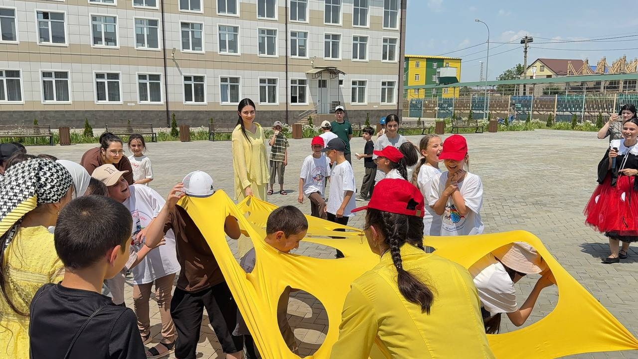 Торжественное открытие летнего пришкольного лагеря