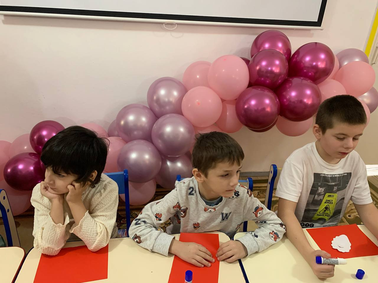 Аппликация из цветной бумаги «Добрый Дедушка Мороз».