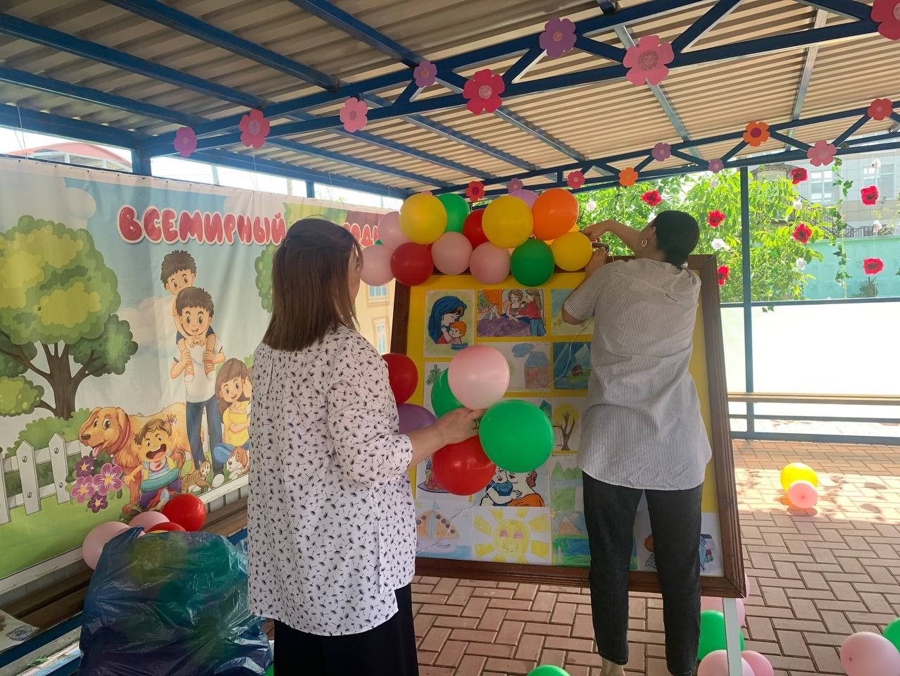 Подготовка к праздничному мероприятию, посвященному Дню защиты детей «Детство – это сказка».